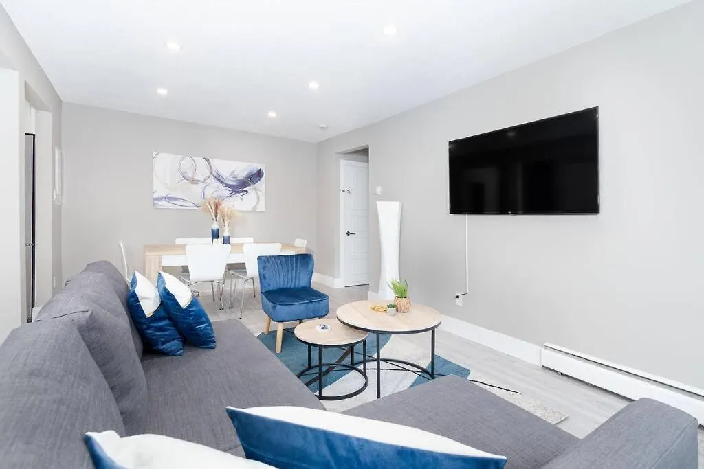 Modern & Stylish 1-Bedroom Unit エドモントン 0*,