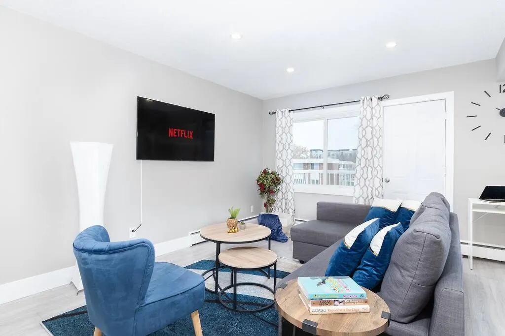 Modern & Stylish 1-Bedroom Unit エドモントン 0*,